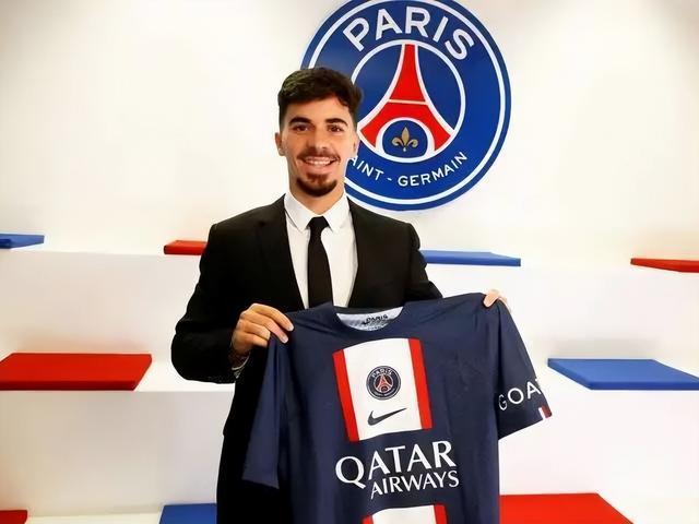 刘云在场上 刘云在场上